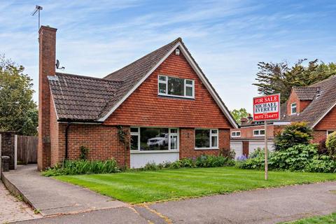 21 The Ridings, Epsom, KT18 5JQ