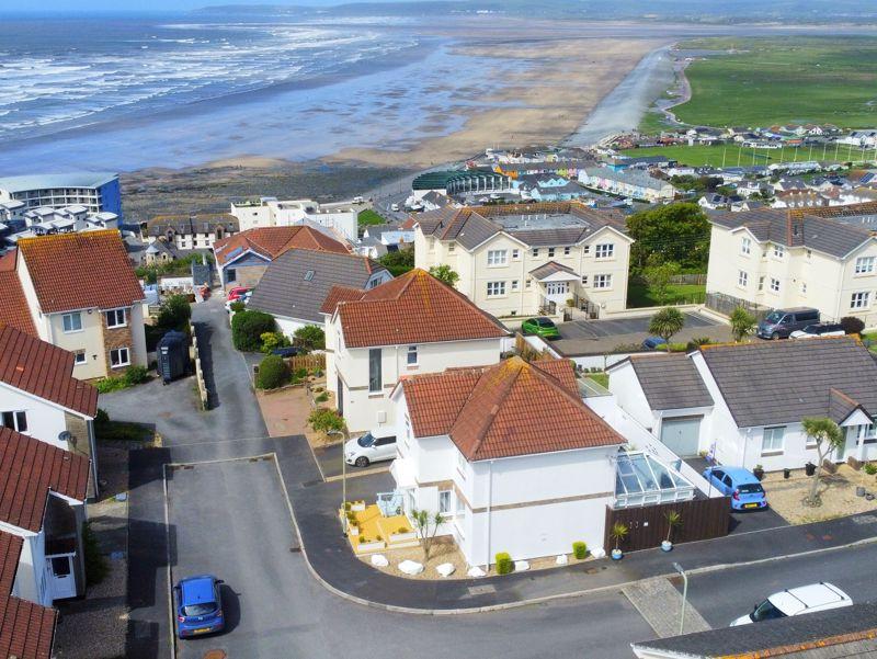 Stanwell Drive, Bideford 3 bed detached house for sale £379,000