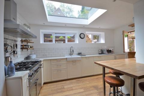 39 Lower Street, Haslemere, GU27 2NY
