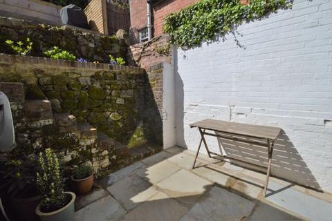 39 Lower Street, Haslemere, GU27 2NY