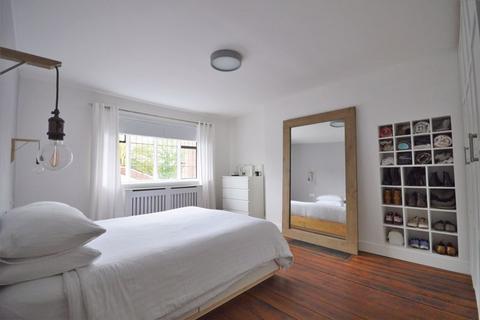 39 Lower Street, Haslemere, GU27 2NY