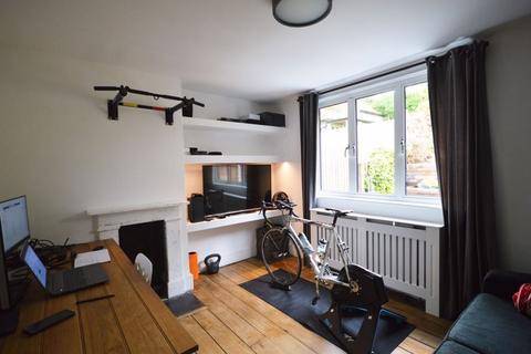 39 Lower Street, Haslemere, GU27 2NY