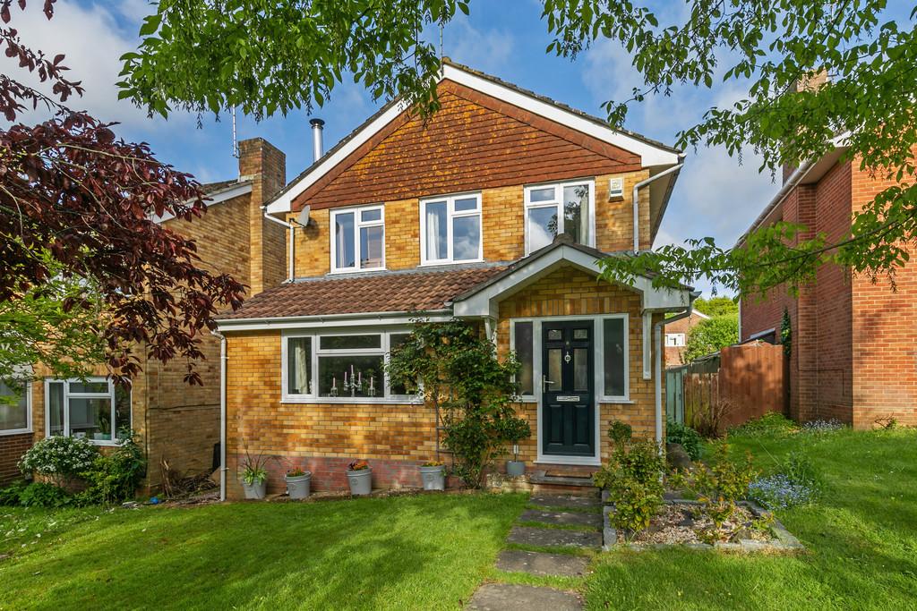 Grays Close, Colden Common, Winchester, SO21 4 bed detached house for sale £550,000