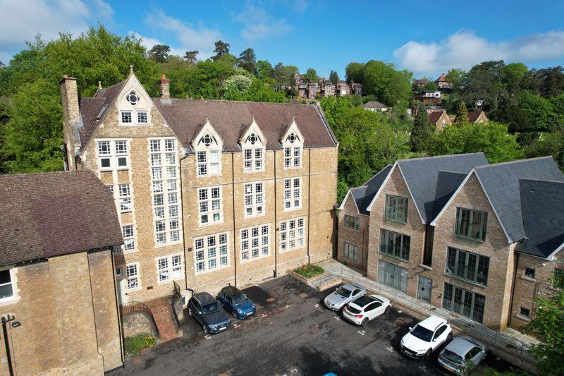 Filmer Grove, Godalming 1 bed apartment £300,000