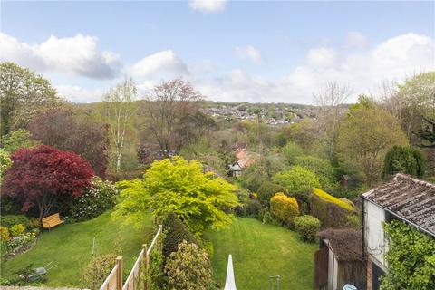 10 Moor Park Mount, Leeds, LS6 4BU