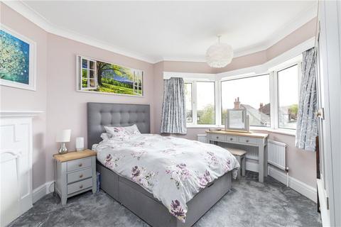 10 Moor Park Mount, Leeds, LS6 4BU