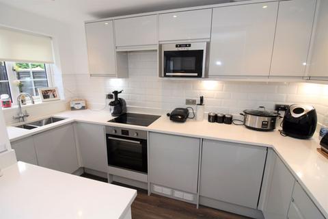 93 Bucklers Way, Carshalton, SM5 2DZ