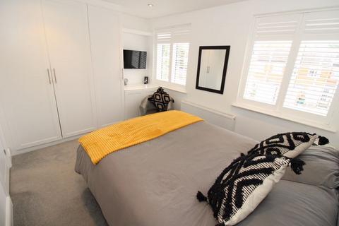 93 Bucklers Way, Carshalton, SM5 2DZ