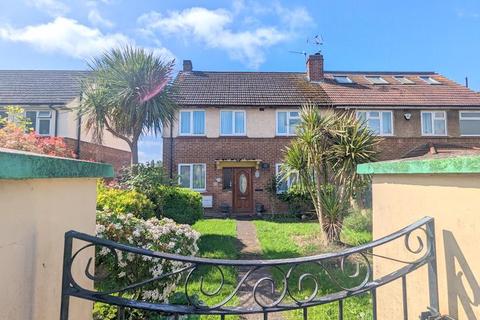 32 Dudley Road, Feltham, TW14 8EH