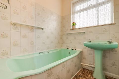 270 Tithepit Shaw Lane, Warlingham, CR6 9AQ