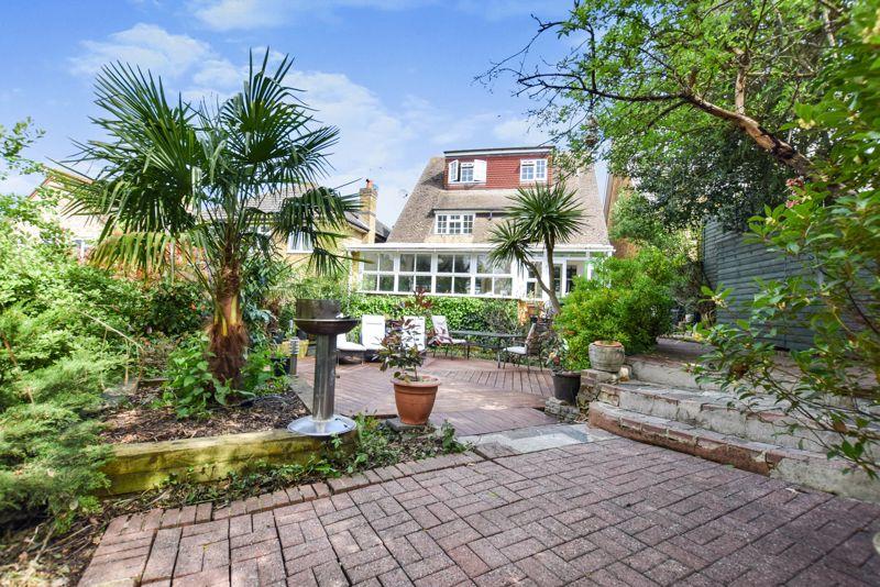 Southwell Road, Benfleet 4 bed detached house £600,000