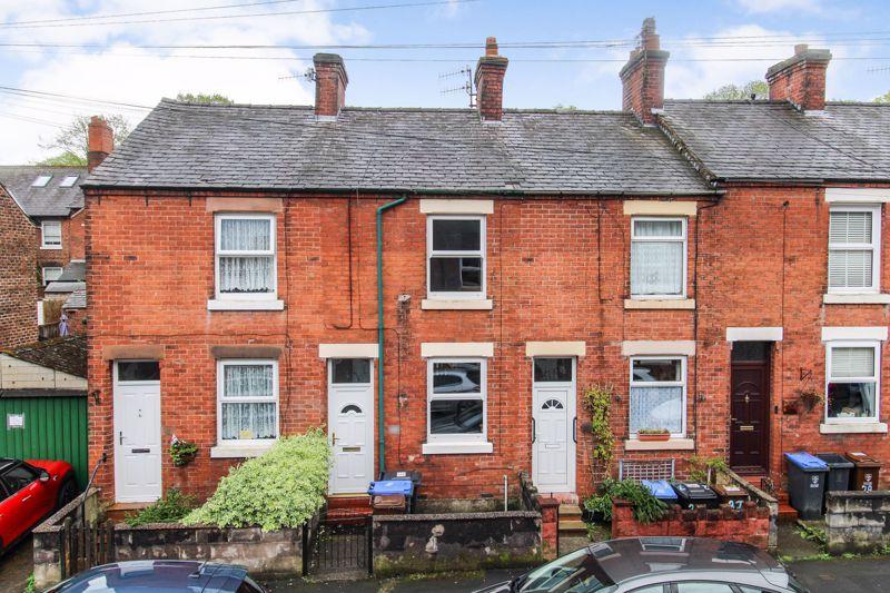 North Avenue, Leek, ST13 2 bed terraced house for sale £150,000