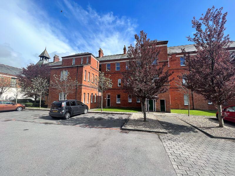 GREENWOOD HOUSE, CHARLTON DOWN 2 bed apartment £220,000