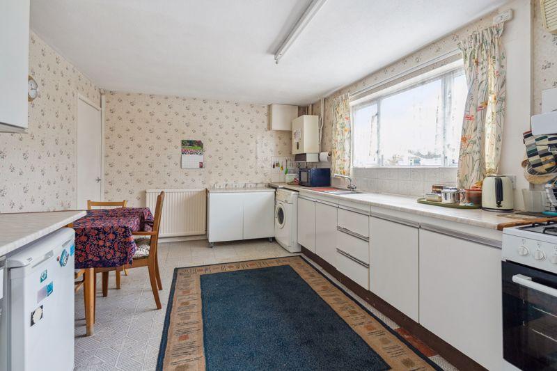 Preston Road, Abingdon 4 bed terraced house £325,000