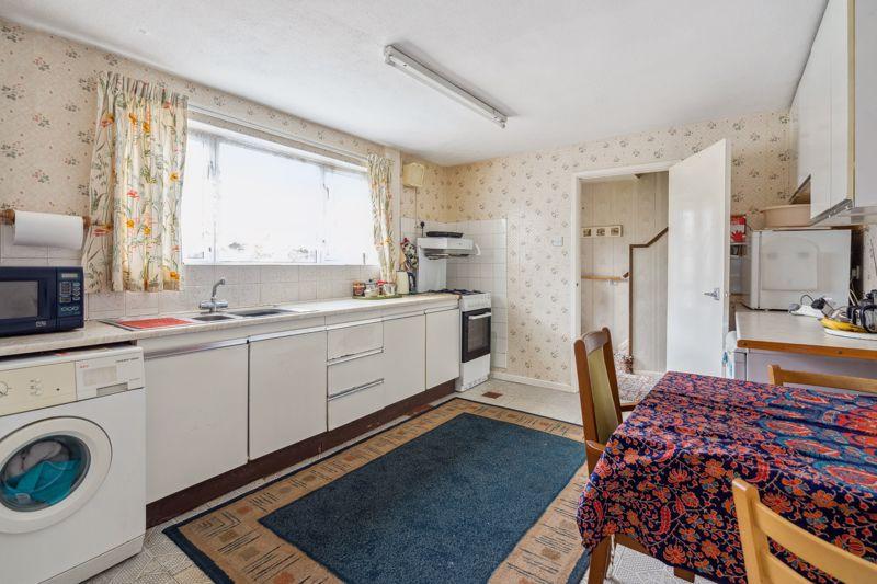Preston Road, Abingdon 4 bed terraced house £325,000