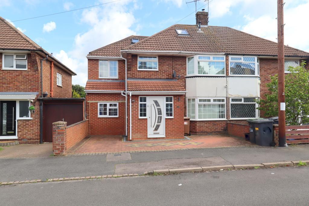 Fallowfield Icknield Luton Bedfordshire Lu3 1ul 5 Bed Semi Detached