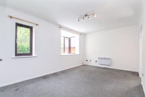 2 bedroom flat to rent, Redwood Grove, Bedford MK42