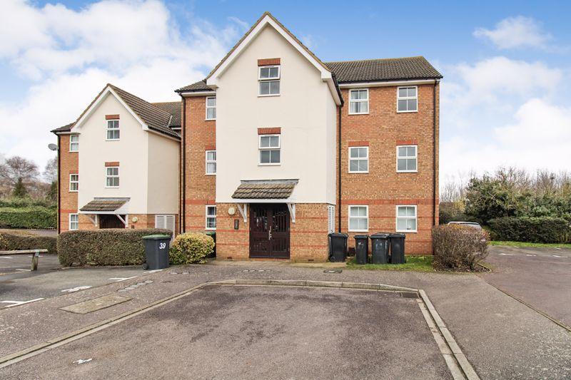 Honeysuckle Close, Biggleswade SG18 2 bed flat £1,000 pcm (£231 pw)
