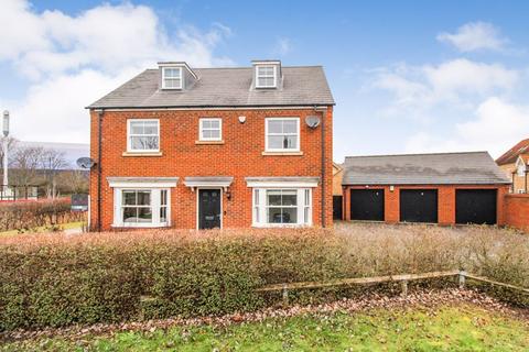 5 bedroom detached house for sale, Fieldfare View, Bedford MK42