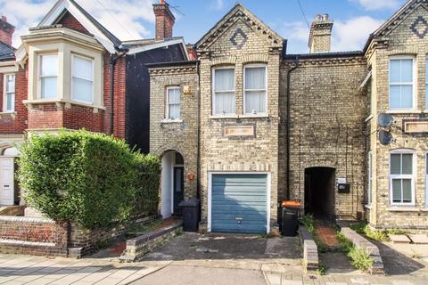 38a Castle Road, Bedford, MK40 3PJ