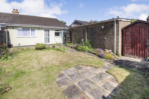 2 bedroom semi-detached bungalow for sale - Willow Road, Sandy SG19