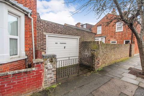 4 bedroom detached house for sale, Castle Road, Bedford MK40