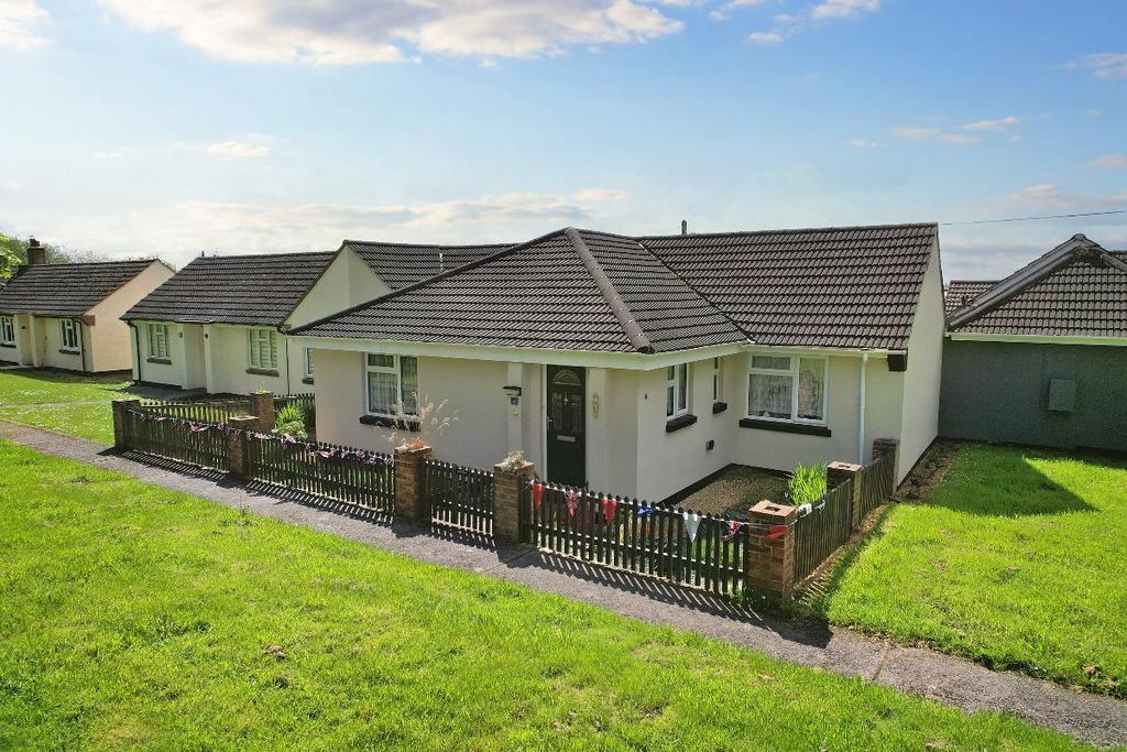 New Road, Folly Gate, Okehampton 2 bed bungalow for sale £235,000