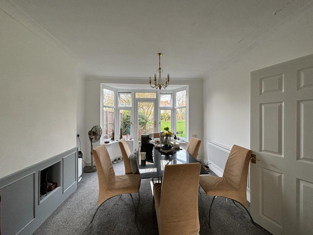 Bridle Road, Pinner, London, HA5 3 bed terraced house £2,750 pcm (£