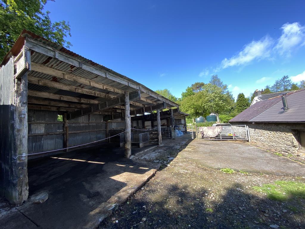 Open fronted barn