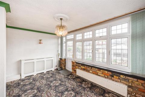 3 bedroom terraced house for sale - Waverley Avenue, London