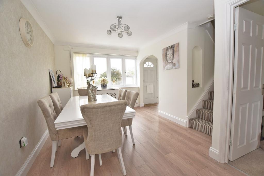 Beams Way, Billericay, CM11 3 bed terraced house for sale £385,000
