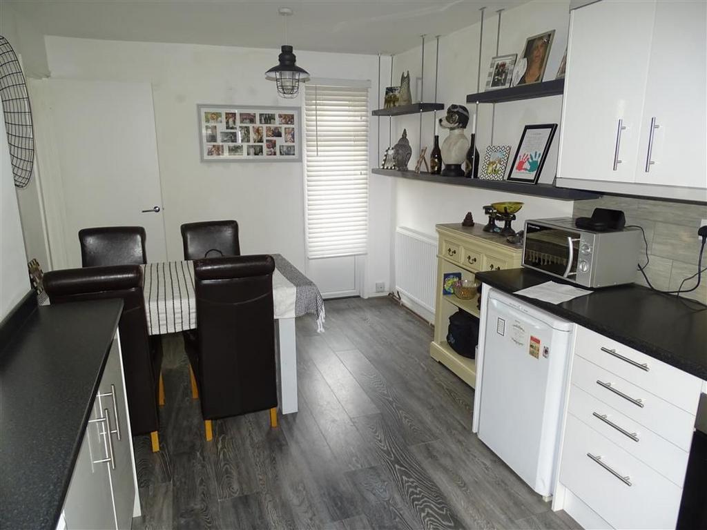 Kitchen Diner B