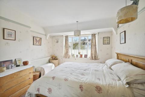 12 Elmbank Way, London, W7 3DG