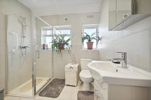 12 Elmbank Way, London, W7 3DG