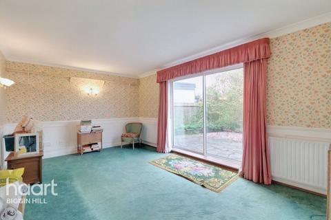 2 Edward Road, Biggin Hill, Westerham, TN16 3HL