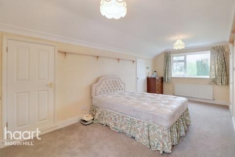 2 Edward Road, Biggin Hill, Westerham, TN16 3HL