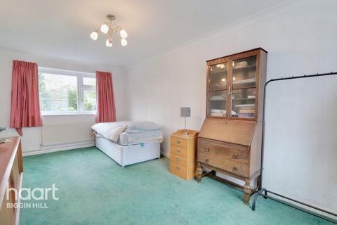 2 Edward Road, Biggin Hill, Westerham, TN16 3HL