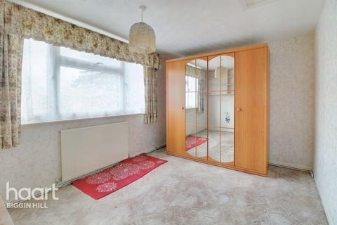 2 Edward Road, Biggin Hill, Westerham, TN16 3HL