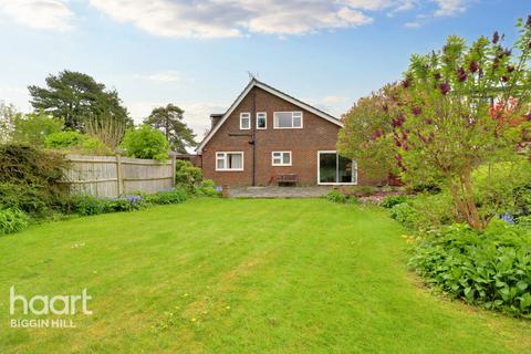 2 Edward Road, Biggin Hill, Westerham, TN16 3HL