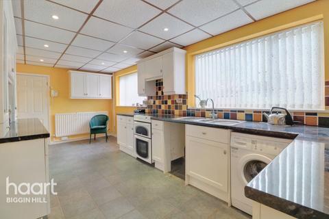 2 Edward Road, Biggin Hill, Westerham, TN16 3HL