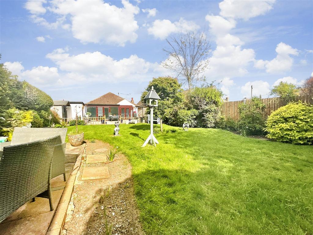 Brock Hill, Runwell, Wickford, Essex 2 bed detached bungalow for sale