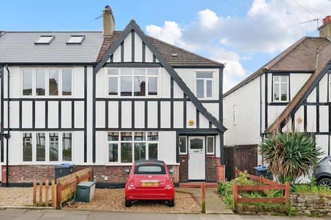 76 Toynbee Road, London, SW20 8SR