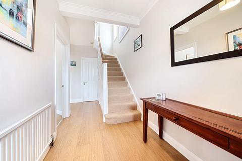 76 Toynbee Road, London, SW20 8SR