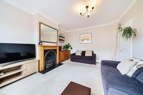 76 Toynbee Road, London, SW20 8SR