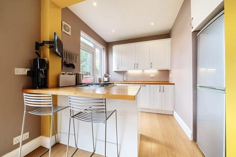 76 Toynbee Road, London, SW20 8SR