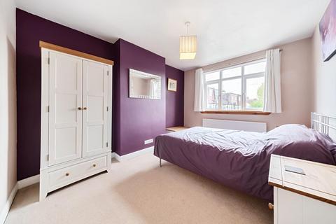 76 Toynbee Road, London, SW20 8SR