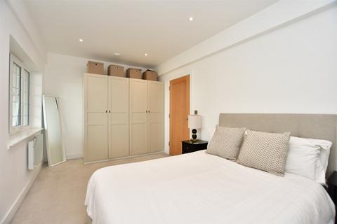 1 bedroom apartment for sale, High Street, Strood, Rochester, Kent