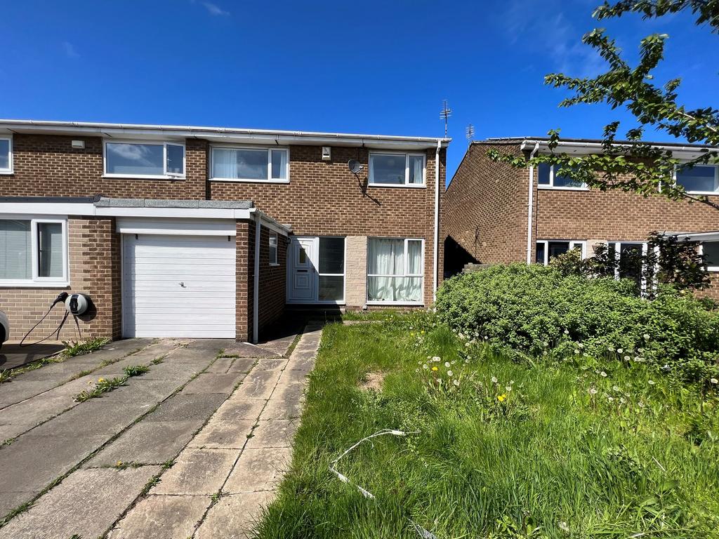 Glencoe, Killingworth, Newcastle upon... 3 bed semidetached house £