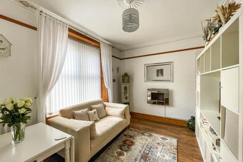 4 bedroom semi-detached house for sale - James Street, Pontarddulais, Swansea, West Glamorgan, SA4 8HZ