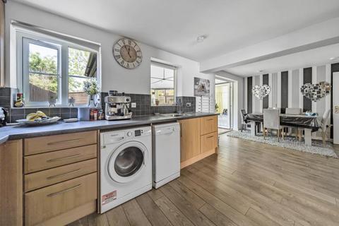 7 Bond Close, Aylesbury, HP21 8FZ